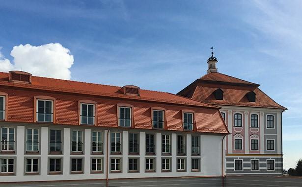 Hotel Schloss Leitheim エクステリア 写真
