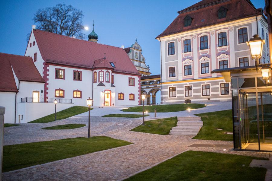 Hotel Schloss Leitheim エクステリア 写真