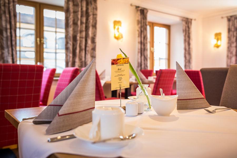 Hotel Schloss Leitheim エクステリア 写真