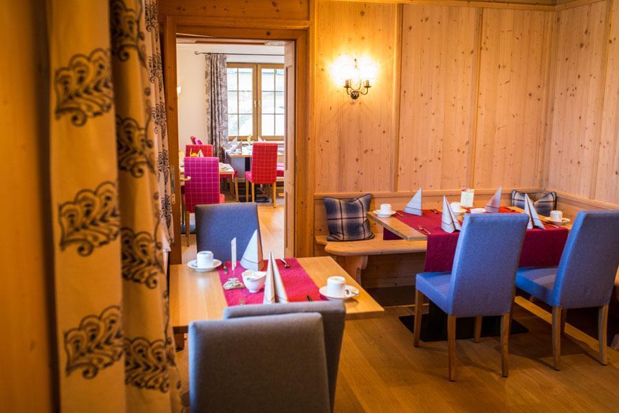 Hotel Schloss Leitheim エクステリア 写真