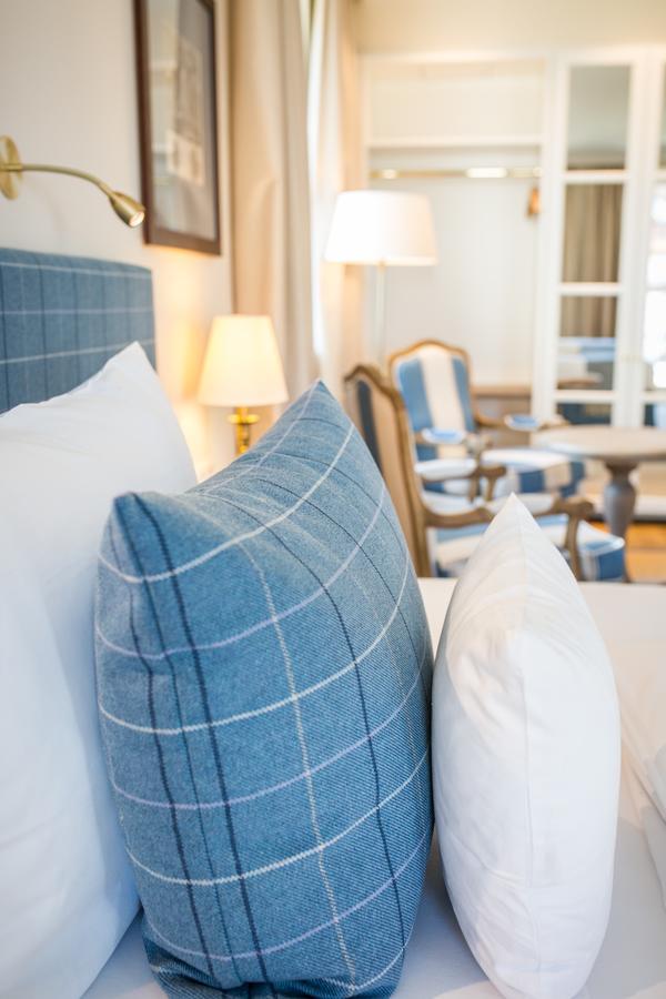 Hotel Schloss Leitheim エクステリア 写真