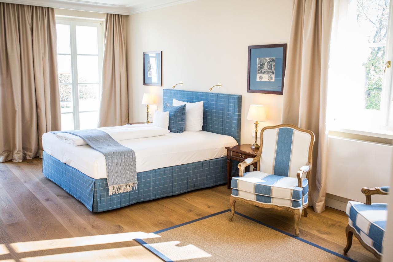 Hotel Schloss Leitheim エクステリア 写真