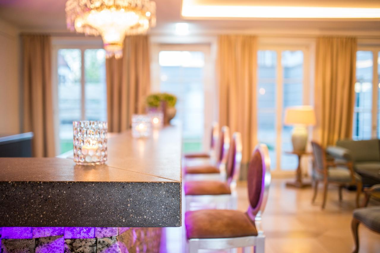Hotel Schloss Leitheim エクステリア 写真