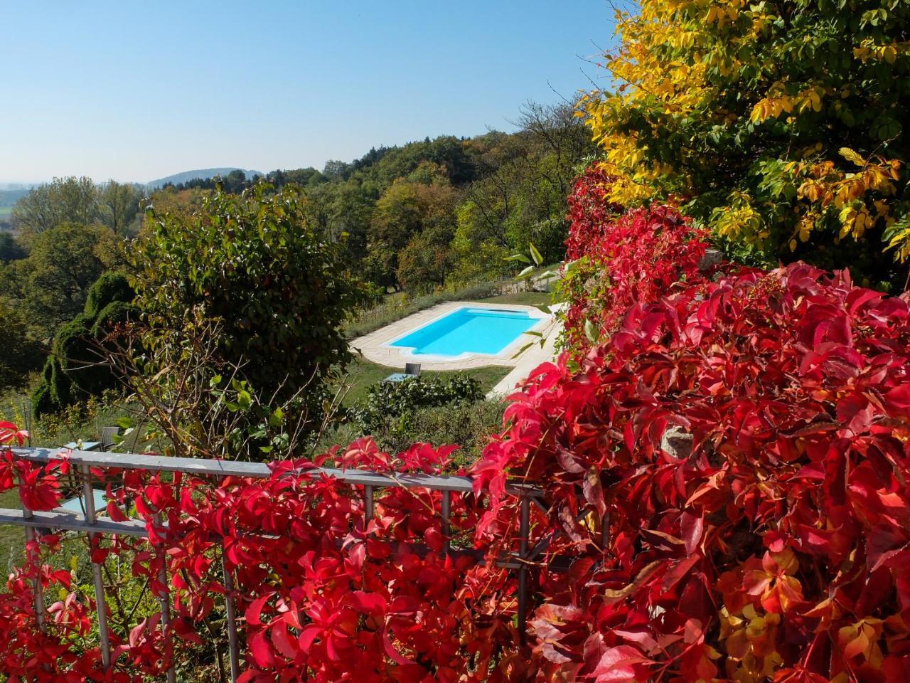 Hotel Schloss Leitheim エクステリア 写真